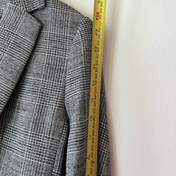 H&M long plaid one button schoolboy blazer women’s size 6 grey neutral office - Picture 10 of 11